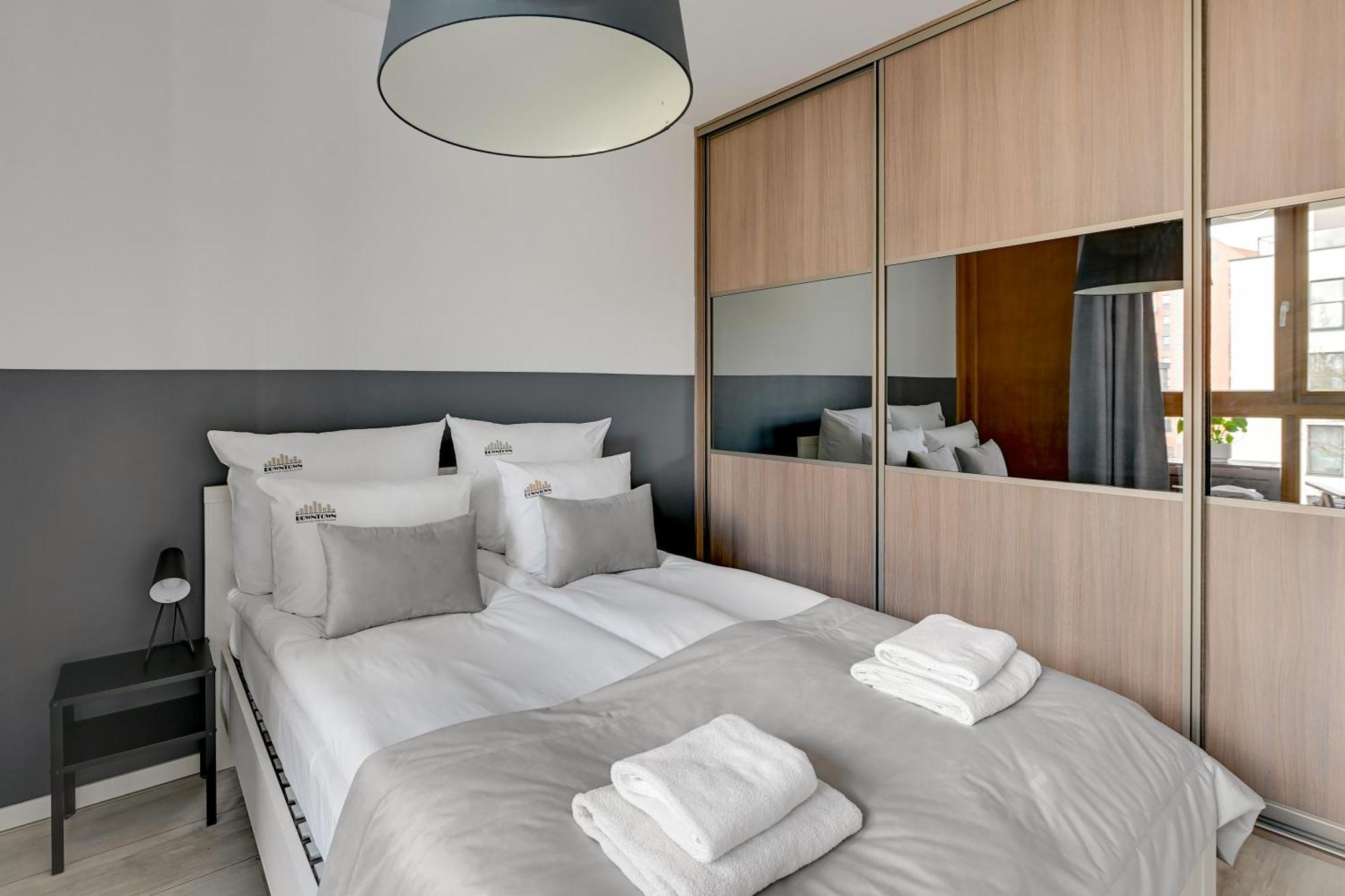 Aura Island Riverside By Downtown Apartments Gdansk Room photo